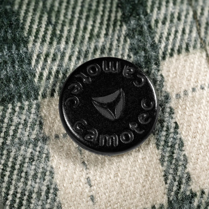 Metal buttons
