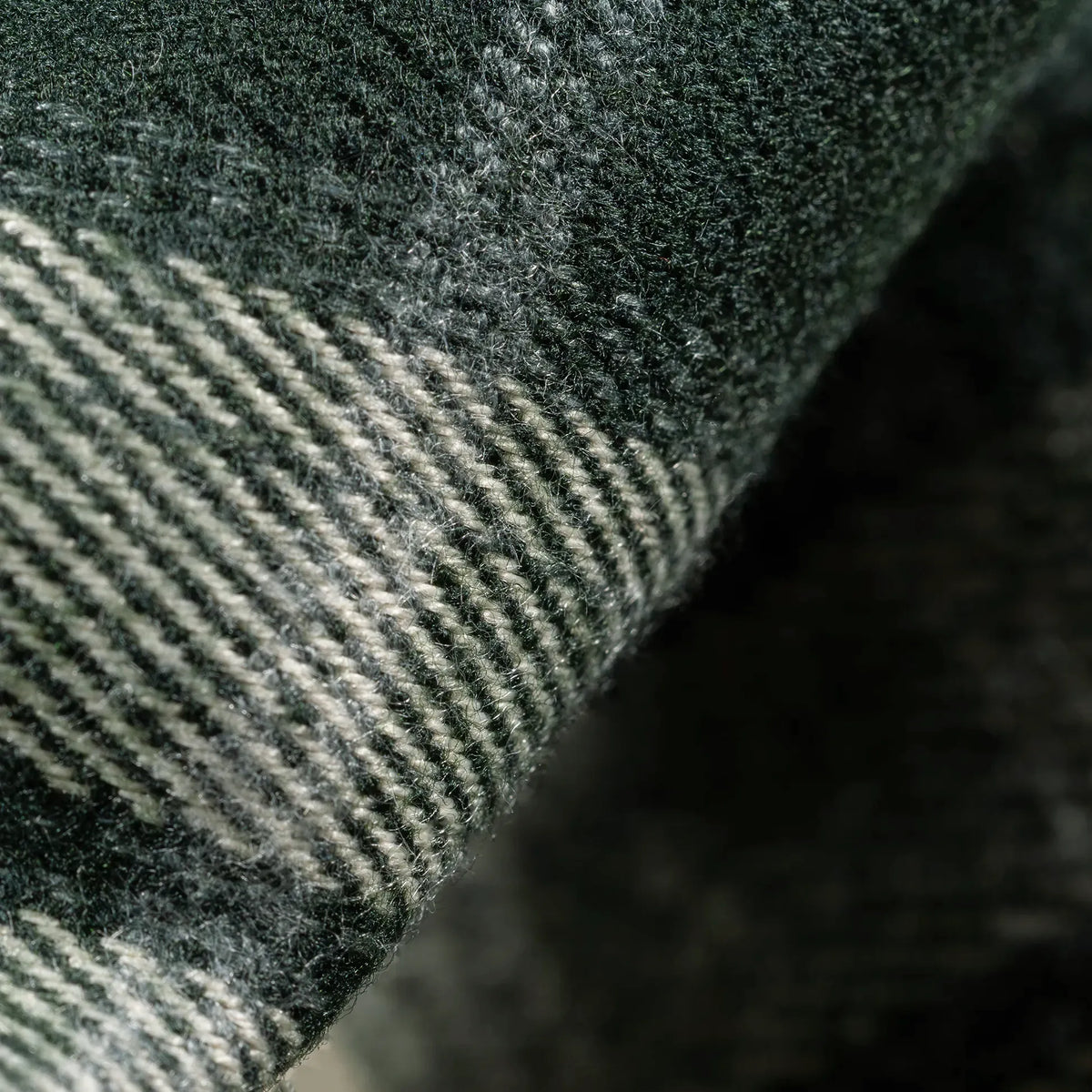 "Bureviy" Shirt Olive/White